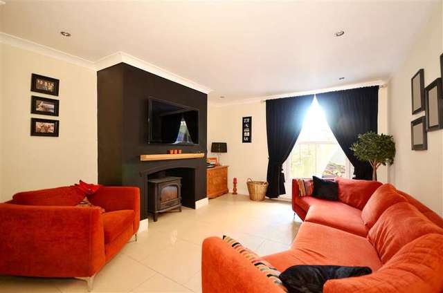  Image of 5 bedroom Terraced house for sale in Tonbridge Road Barming Maidstone ME16 at Maidstone Kent Maidstone, ME16 8SA