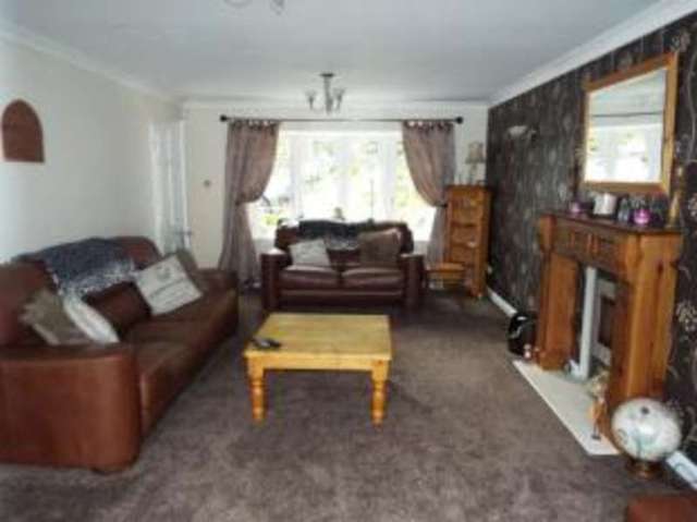  Image of 4 bedroom Detached house for sale in Torrs Close Redditch B97 at Redditch Worcestershire Headless Cross, B97 4JR