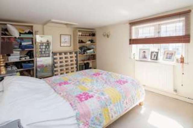  Image of 4 bedroom Semi-Detached house for sale in Rumbridge Street Totton Southampton SO40 at Rumbridge Street Totton Southampton, SO40 9DS
