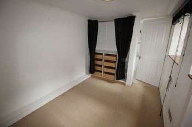  Image of 1 bedroom Flat for sale in Tower Road Hindhead GU26 at Tower Road  Hindhead, GU26 6SW