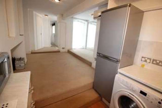  Image of 1 bedroom Flat for sale in Tower Road Hindhead GU26 at Tower Road  Hindhead, GU26 6SW