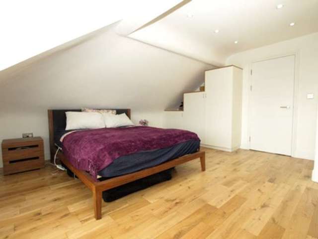  Image of 2 bedroom Flat for sale in Trebovir Road London SW5 at London, SW5 9NH