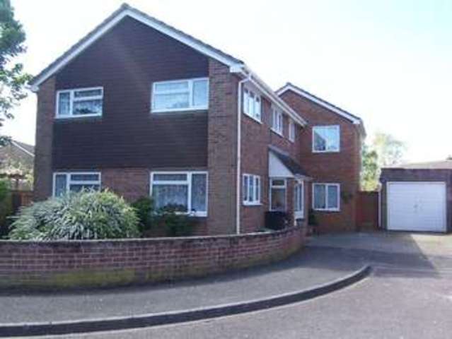  Image of 4 bedroom Detached house for sale in Trent Crescent Henwick Thatcham RG18 at Trent Crescent  Thatcham, RG18 3DN