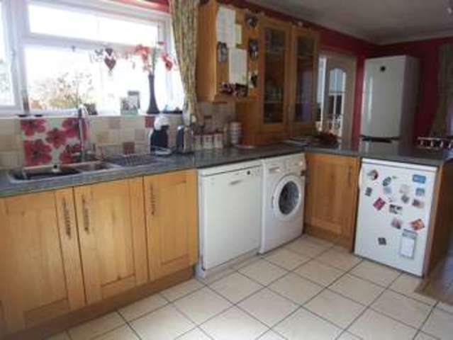  Image of 4 bedroom Detached house for sale in Trent Crescent Henwick Thatcham RG18 at Trent Crescent  Thatcham, RG18 3DN