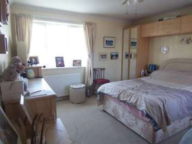  Image of 4 bedroom Detached house for sale in Trent Crescent Henwick Thatcham RG18 at Trent Crescent  Thatcham, RG18 3DN