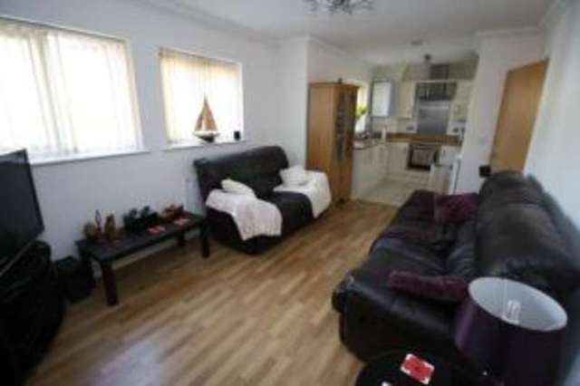  Image of 2 bedroom Flat for sale in Triangle Place Heybridge Maldon CM9 at Triangle Place Heybridge Heybridge, CM9 4BT