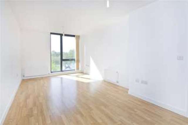  Image of 1 bedroom Flat to rent in Triangle Road London E8 at Hackney, E8 3SP