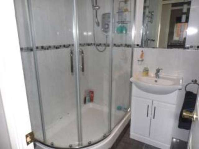  Image of 2 bedroom Flat for sale in Turnstone Wharf Nottingham NG7 at Castle Marina Nottinghamshire Nottingham, NG7 1GT