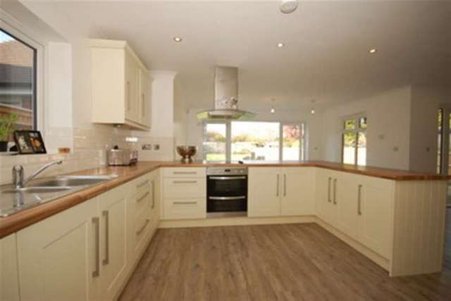 Image of 4 bedroom Detached house to rent in Highview Lane Ridgewood Uckfield TN22 at Uckfield, TN22 5SY