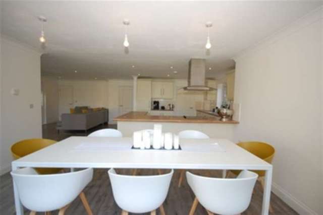  Image of 4 bedroom Detached house to rent in Highview Lane Ridgewood Uckfield TN22 at Uckfield, TN22 5SY
