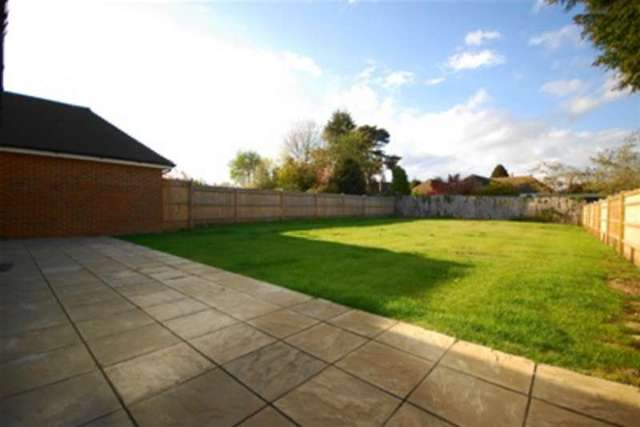  Image of 4 bedroom Detached house to rent in Highview Lane Ridgewood Uckfield TN22 at Uckfield, TN22 5SY