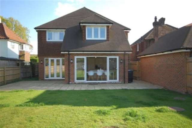  Image of 4 bedroom Detached house to rent in Highview Lane Ridgewood Uckfield TN22 at Uckfield, TN22 5SY