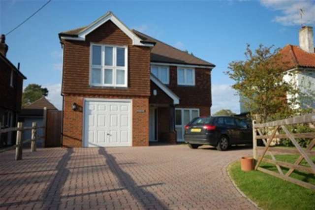  Image of 4 bedroom Detached house to rent in Highview Lane Ridgewood Uckfield TN22 at Uckfield, TN22 5SY