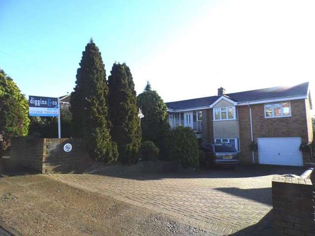  Image of 4 bedroom Detached house for sale in Underhill Road Benfleet SS7 at Underhill Road  Benfleet, SS7 1ER