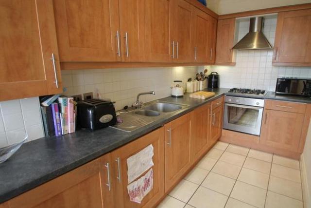  Image of 2 bedroom Flat for sale in Upper Holly Hill Road Belvedere DA17 at Belvedere, DA17 6JG