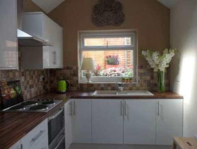  Image of 2 bedroom Terraced house to rent in Upper Lane Netherton Wakefield WF4 at Netherton Wakefield Netherton, WF4 4NQ