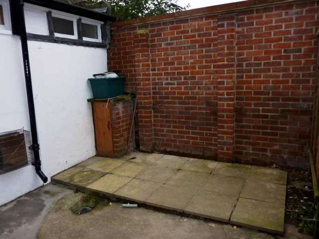  Image of 1 bedroom Ground Flat to rent in Valentine Street Norwich NR2 at Norwich, NR2 4BA