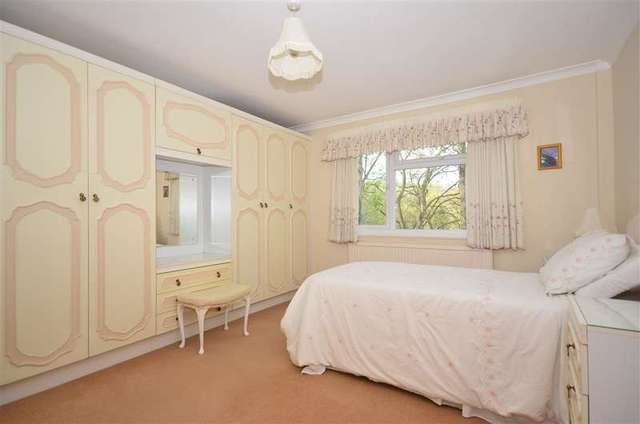  Image of 1 bedroom Detached house for sale in Valestone Close Hythe CT21 at Hythe Kent Hythe, CT21 5SW