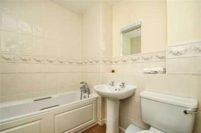  Image of 2 bedroom Flat for sale in Venneit Close Oxford OX1 at Oxford  Oxford, OX1 1HY