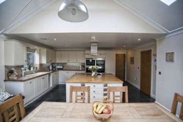  Image of 3 bedroom Detached house for sale in Vicarage Road Willoughton Gainsborough DN21 at 27 Vicarage Road  Willoughton, DN21 5SA