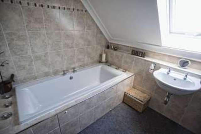  Image of 3 bedroom Detached house for sale in Vicarage Road Willoughton Gainsborough DN21 at 27 Vicarage Road  Willoughton, DN21 5SA