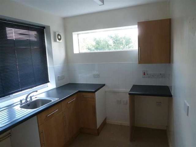  Image of 2 bedroom Flat for sale in Victor Close Hornchurch RM12 at Hornchurch Essex Hornchurch, RM12 4XU