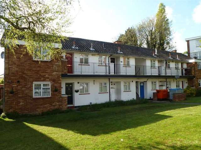  Image of 1 bedroom Flat for sale in Victor Close Hornchurch RM12 at Hornchurch Essex Hornchurch, RM12 4XH