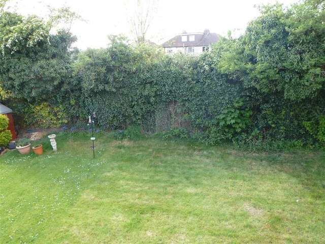  Image of 1 bedroom Flat for sale in Victor Close Hornchurch RM12 at Hornchurch Essex Hornchurch, RM12 4XH
