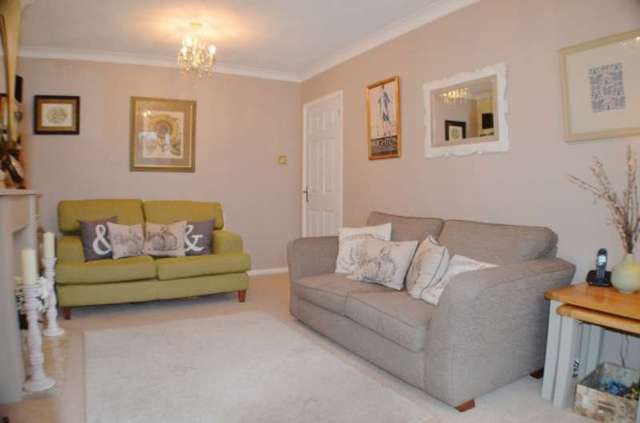  Image of 2 bedroom Bungalow for sale in Victoria Close Polegate BN26 at Victoria Close  Polegate, BN26 6BZ