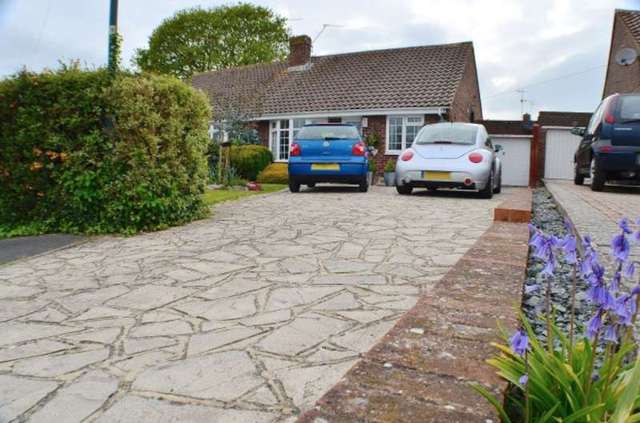  Image of 2 bedroom Bungalow for sale in Victoria Close Polegate BN26 at Victoria Close  Polegate, BN26 6BZ