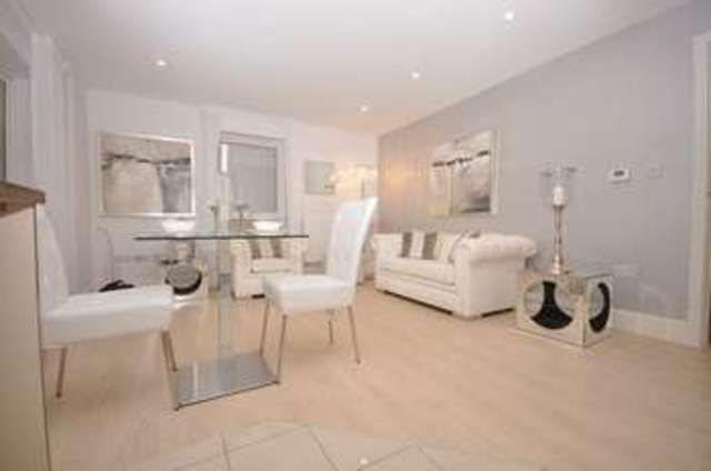  Image of 2 bedroom Flat to rent in John Thornycroft Road Southampton SO19 at John Thornycroft Road  Southampton, SO19 9SZ