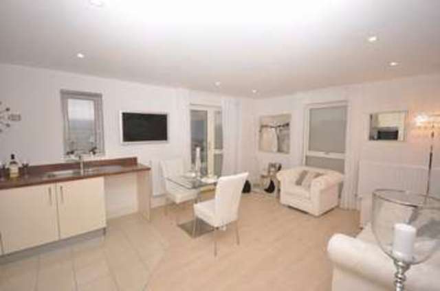  Image of 2 bedroom Flat to rent in John Thornycroft Road Southampton SO19 at John Thornycroft Road  Southampton, SO19 9SZ