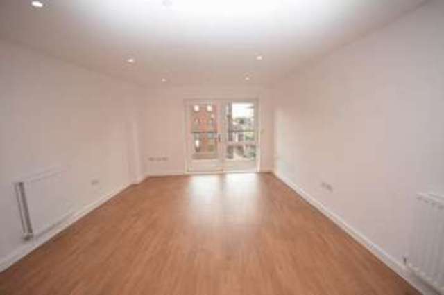  Image of 2 bedroom Flat to rent in John Thornycroft Road Southampton SO19 at John Thornycroft Road  Southampton, SO19 9SZ