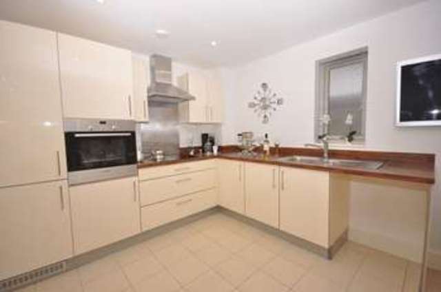  Image of 1 bedroom Flat to rent in John Thornycroft Road Southampton SO19 at John Thornycroft Road  Southampton, SO19 9SZ