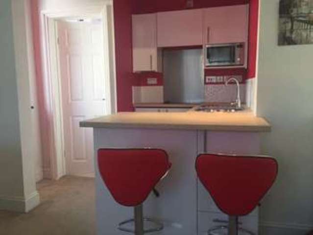  Image of Flat to rent in Victory Avenue Morden SM4 at Victory Avenue  Morden, SM4 6DL