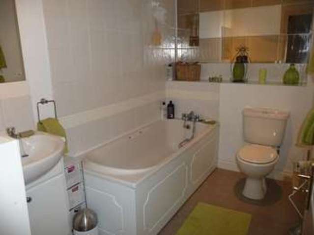  Image of 3 bedroom Terraced house to rent in Waggoner Close Swindon SN25 at Waggoner Close Abbey Meads Swindon, SN25 4WU