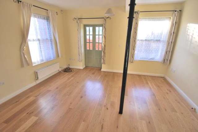  Image of 3 bedroom Cottage to rent in Old Road Walgrave Northampton NN6 at Walgrave Northampton Northamptonshire, NN6 9QW