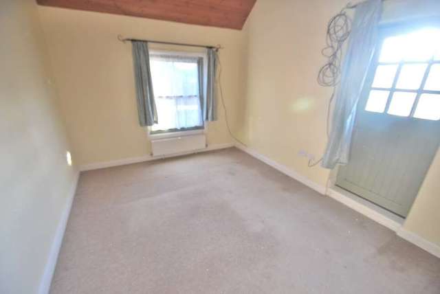  Image of 3 bedroom Cottage to rent in Old Road Walgrave Northampton NN6 at Walgrave Northampton Northamptonshire, NN6 9QW