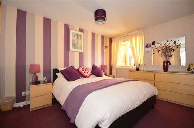  Image of 3 bedroom Bungalow for sale in Walthams Pitsea Basildon SS13 at Pitsea Basildon Basildon, SS13 3PN