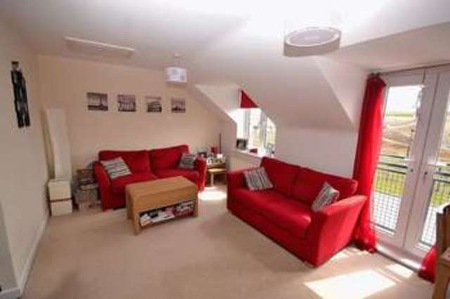  Image of 1 bedroom Flat for sale in Warbler Road Leighton Buzzard LU7 at Warbler Road  Leighton Buzzard, LU7 4DA