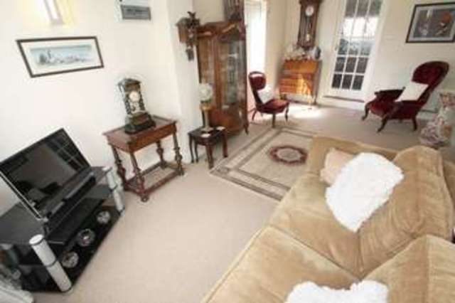  Image of 2 bedroom Detached house for sale in Pulleys Lane Hemel Hempstead HP1 at Pulleys Lane Warners End Hemel Hempstead, HP1 2PZ