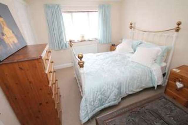  Image of 2 bedroom Detached house for sale in Pulleys Lane Hemel Hempstead HP1 at Pulleys Lane Warners End Hemel Hempstead, HP1 2PZ
