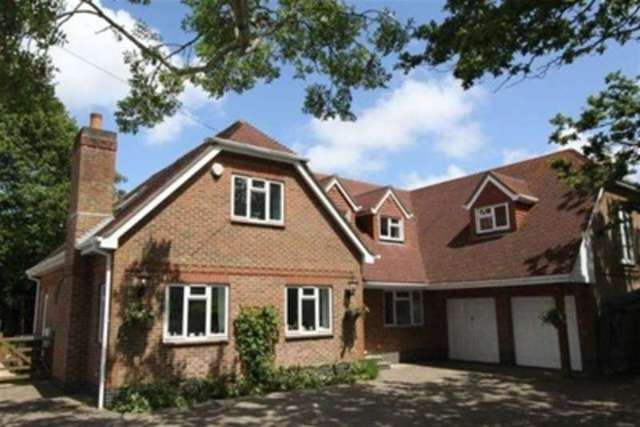  Image of 5 bedroom Detached house to rent in Greenaway Lane Warsash Southampton SO31 at Southampton, SO31 9HS