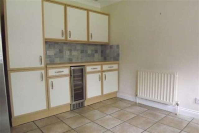  Image of 5 bedroom Detached house to rent in Greenaway Lane Warsash Southampton SO31 at Southampton, SO31 9HS
