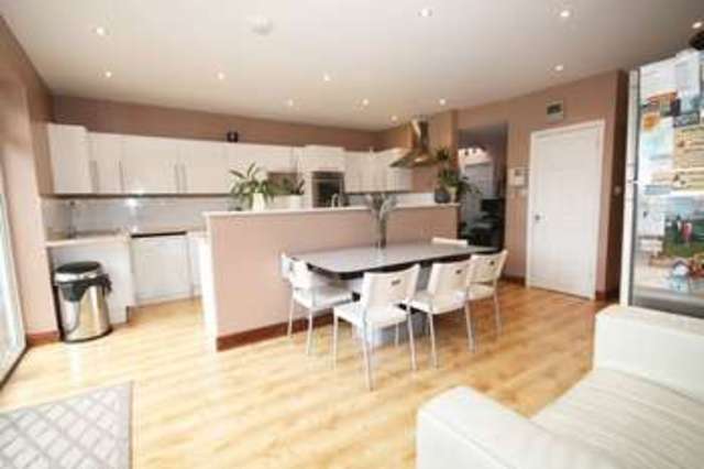  Image of 5 bedroom Semi-Detached house for sale in Warwick Avenue Edgware HA8 at Warwick Avenue Edgware Edgware, HA8 8UN