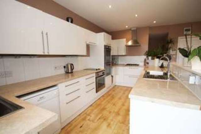  Image of 5 bedroom Semi-Detached house for sale in Warwick Avenue Edgware HA8 at Warwick Avenue Edgware Edgware, HA8 8UN