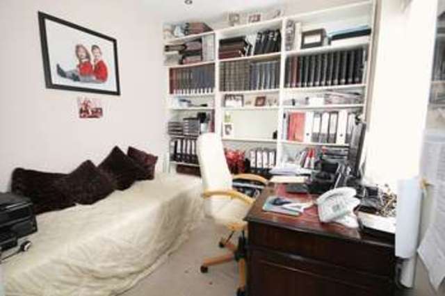  Image of 5 bedroom Semi-Detached house for sale in Warwick Avenue Edgware HA8 at Warwick Avenue Edgware Edgware, HA8 8UN