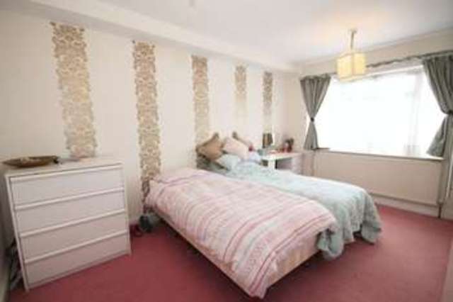  Image of 5 bedroom Semi-Detached house for sale in Warwick Avenue Edgware HA8 at Warwick Avenue Edgware Edgware, HA8 8UN