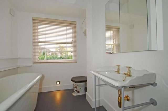  Image of 3 bedroom Maisonette to rent in Warwick Avenue London W9 at Warwick Avenue  London, W9 2PS