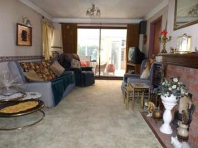  Image of 3 bedroom Bungalow for sale in Longwood Avenue Cowplain Waterlooville PO8 at Waterlooville Hampshire Cowplain, PO8 8HX